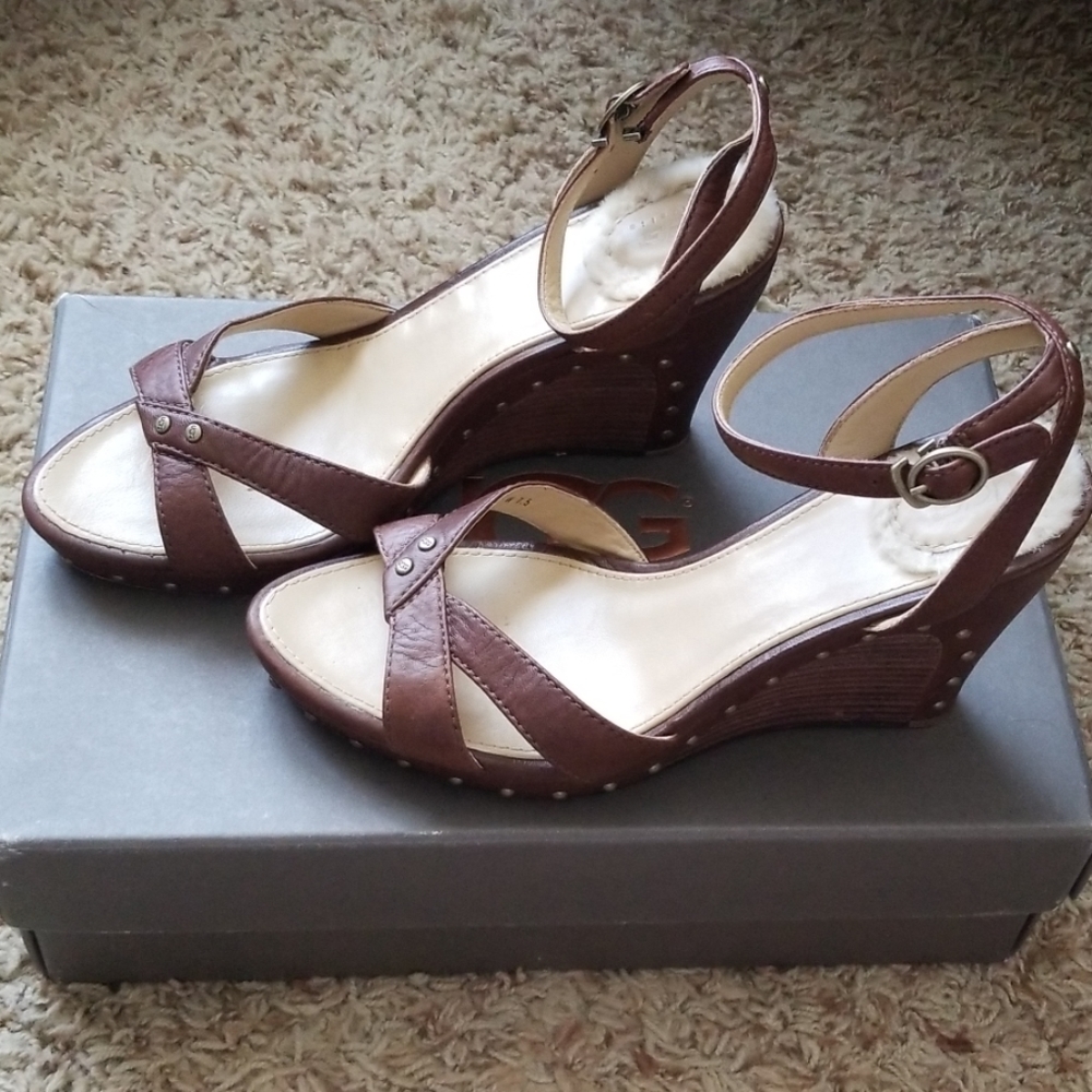 UGG Rochelle Wedge Sandals